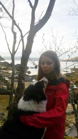 jente med hund
